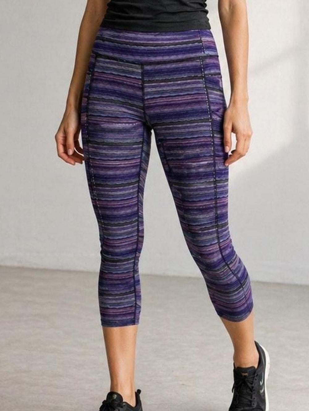Lululemon Purple Stripe Wunder Under Crop Leggings size 6